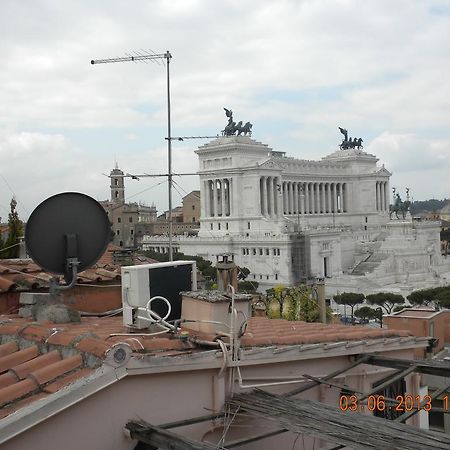 Residenza Torre Colonna Bed & Breakfast Рим Екстериор снимка