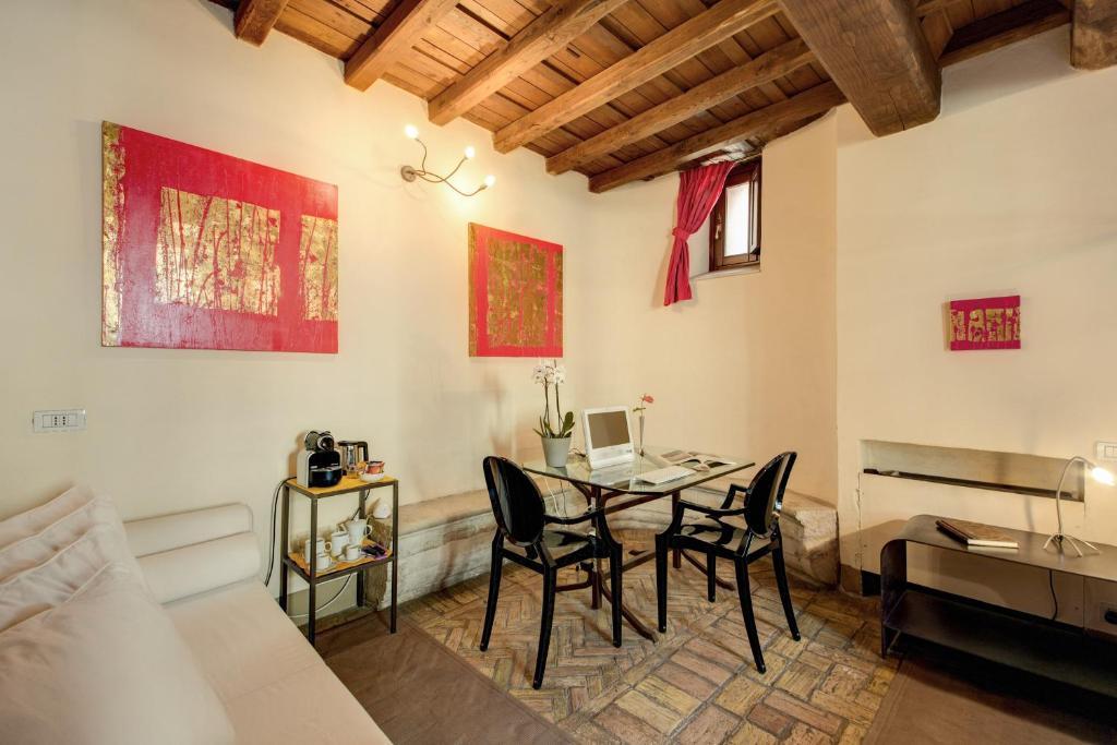 Residenza Torre Colonna Bed & Breakfast Рим Стая снимка